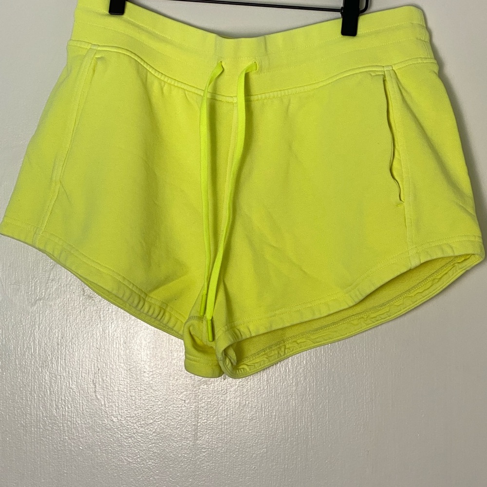 Lululemon Inner Glow High-Rise Short 3" Size 10 Neon Dyed Highlight Yellow EUC